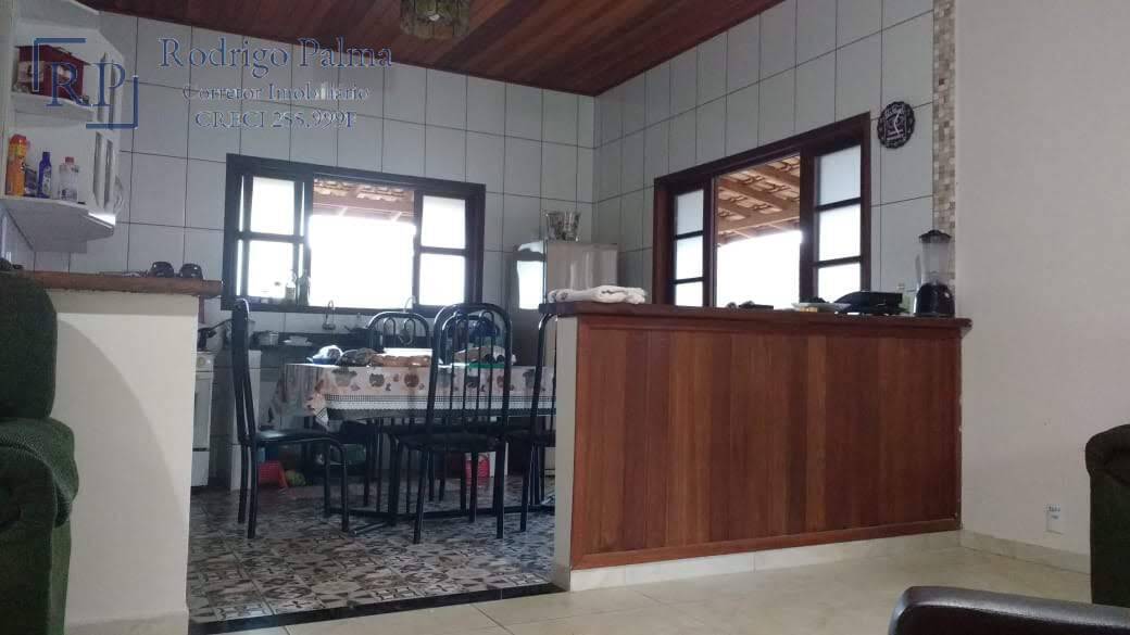 Chácara à venda com 2 quartos, 180m² - Foto 8